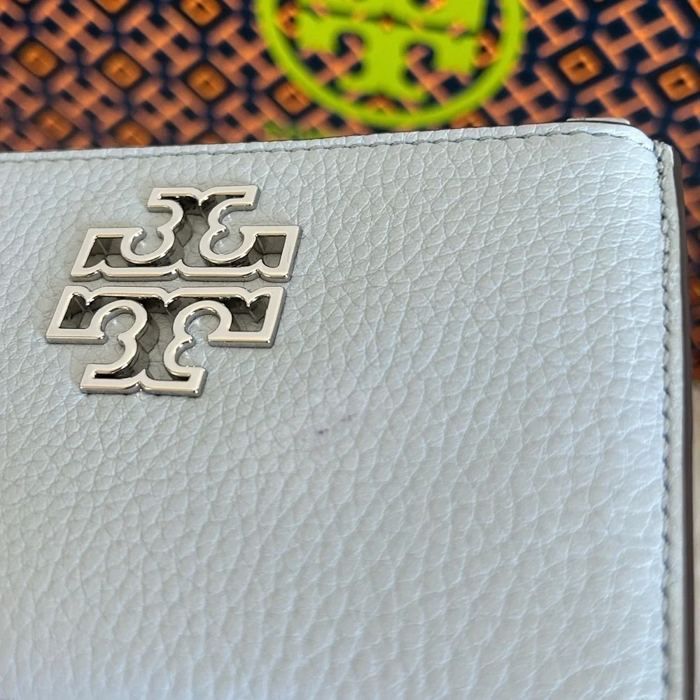 Tory Burch Britten Zip Card Case Mini Wallet Blue Mist Silver Light Blue